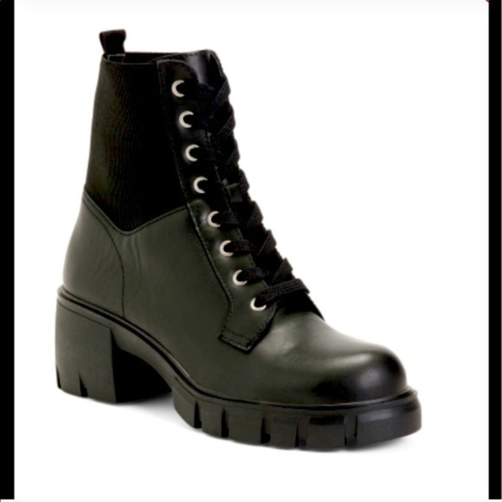 Brand new Steve Madden Zanet lug sole boots!!🔥